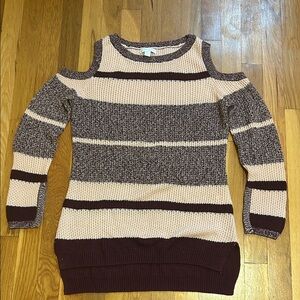 Woman’s NY and Co sweater